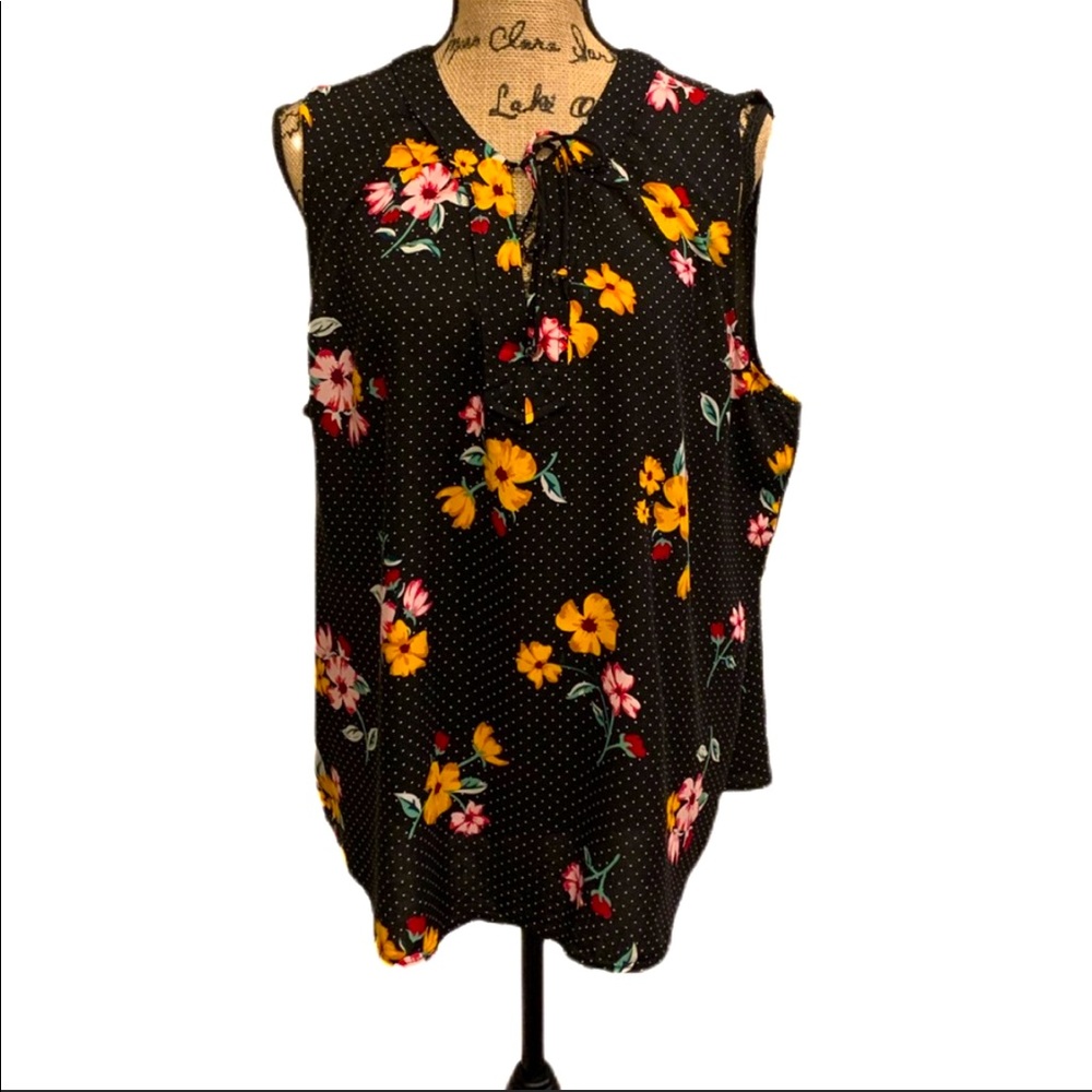 Old Navy Sleeveless v-neck tank top